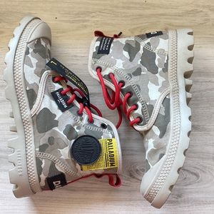 Palladium camo boots
